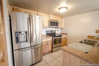 8530 NW 3rd Ln-Unit -404-4 in Miami, FL - Building Photo - Building Photo