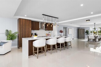 133 Isle of Venice Dr, Unit 4B in Fort Lauderdale, FL - Building Photo - Building Photo