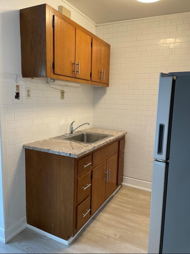 22 Nassau Blvd, Unit 1 in Garden City, NY - Foto de edificio - Building Photo