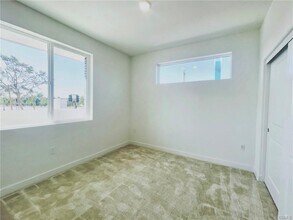 402 Merit in Irvine, CA - Building Photo - Building Photo