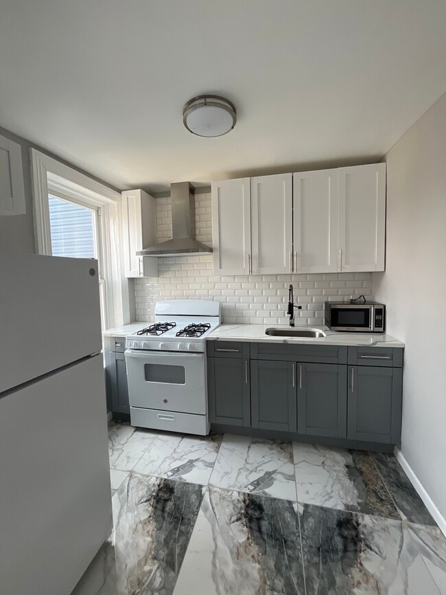 86 Irving St, Unit 2