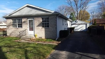 653 Williamsville Ave in Toledo, OH - Building Photo