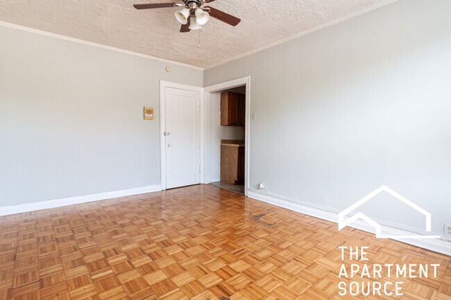 717 W Belmont Ave, Unit 504 in Chicago, IL - Building Photo - Building Photo