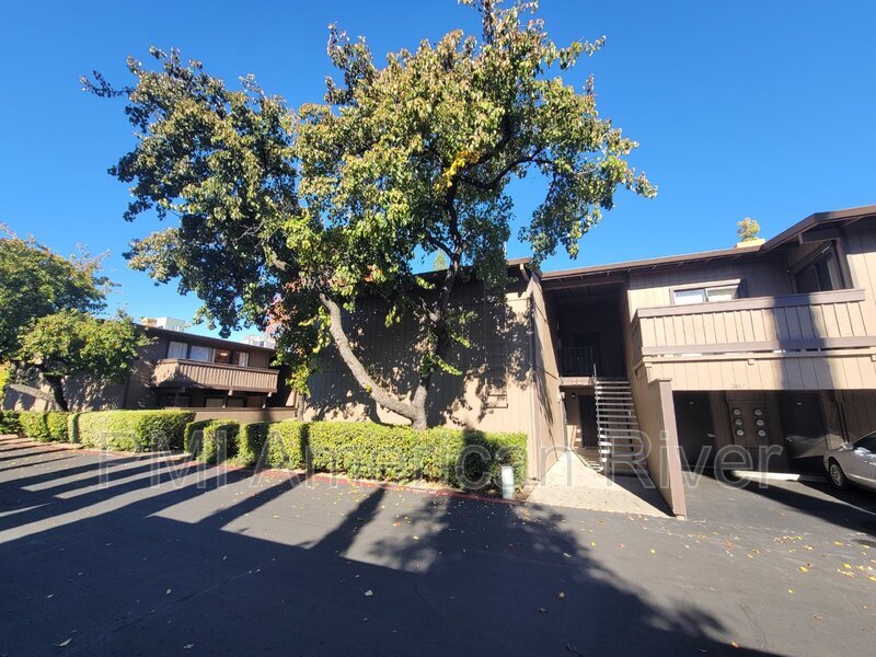 941 Fulton Ave in Sacramento, CA - Building Photo