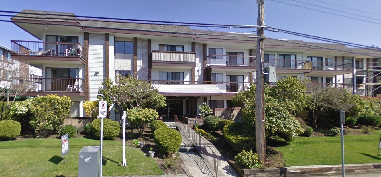 West Winds in White Rock, BC - Building Photo