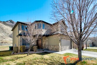 10724 N Cypress in Cedar Hills, UT - Building Photo - Building Photo