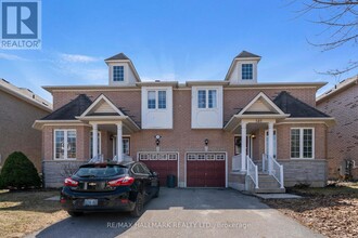 140 Trailhead Ave in Newmarket, ON - Building Photo - Building Photo