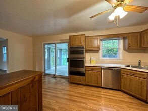 7432 Berwick Ct in Alexandria, VA - Building Photo - Building Photo