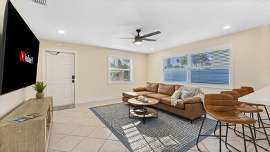 79 S Brevard Ave in Cocoa Beach, FL - Building Photo - Building Photo