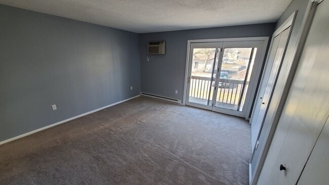 134 W Main St in Plainville, CT - Building Photo - Building Photo