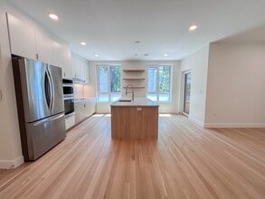 213 Harvard St, Unit 3 in Cambridge, MA - Foto de edificio - Building Photo
