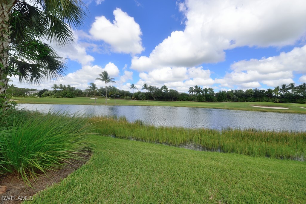 10271 Glastonbury Cir in Ft. Myers, FL - Foto de edificio