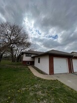 324 S Kiowa Ct in Junction City, KS - Building Photo