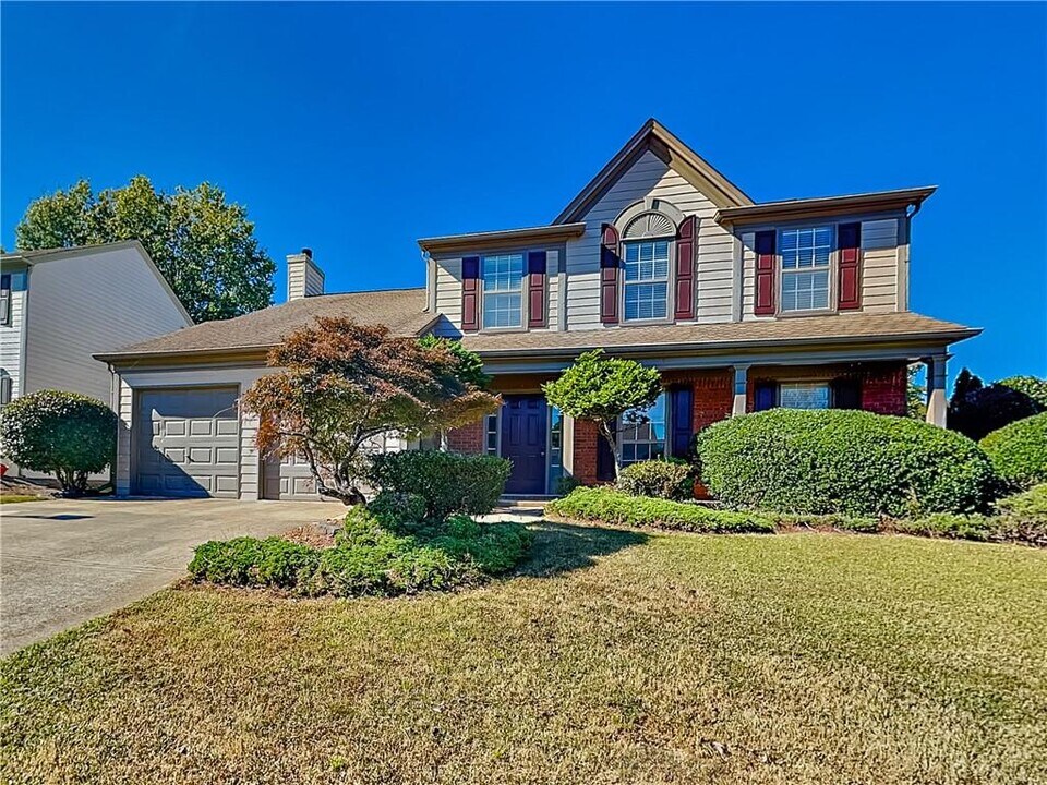 3930 Lake Lanier Dr NW in Duluth, GA - Building Photo