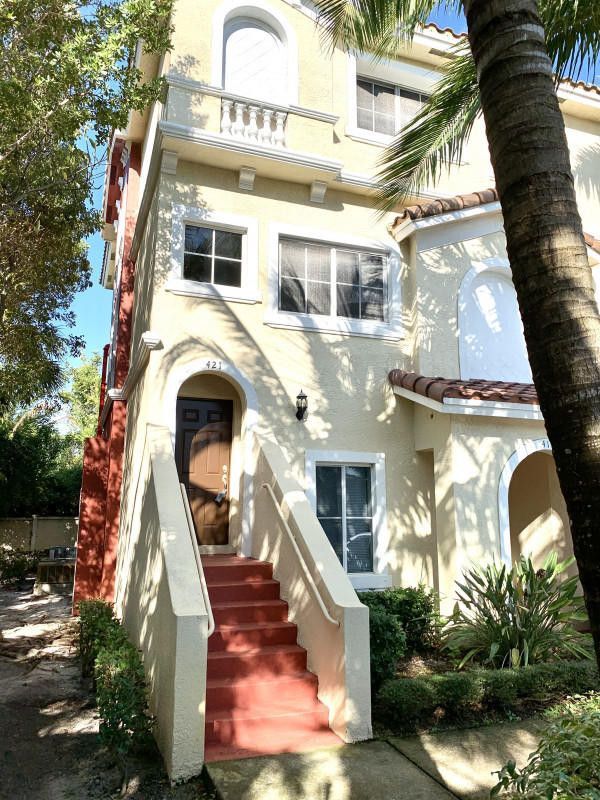 421 Bayfront Dr, Unit 421