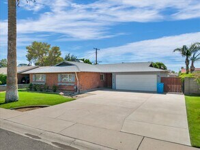 3619 W Stella Ln in Phoenix, AZ - Building Photo - Building Photo