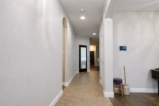 2917 Dustin Dr in Odessa, TX - Foto de edificio - Building Photo