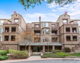 240 Caldecott Ln in Oakland, CA - Building Photo