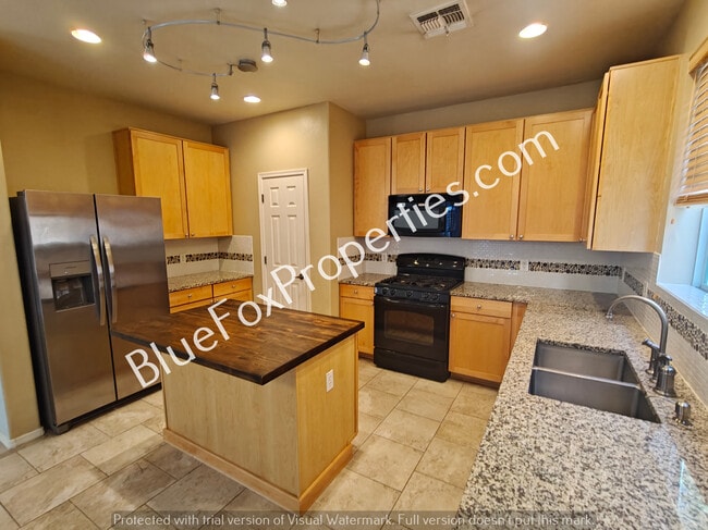 8012 E Cabinet St in Tucson, AZ - Foto de edificio - Building Photo