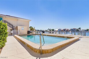 1714 Bikini Ct in Cape Coral, FL - Building Photo