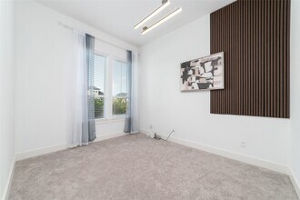 32018 Crested Knl Ct in Fulshear, TX - Building Photo - Building Photo