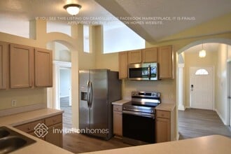 1933 SW Lennox St, Unit 204 in Port St. Lucie, FL - Foto de edificio - Building Photo