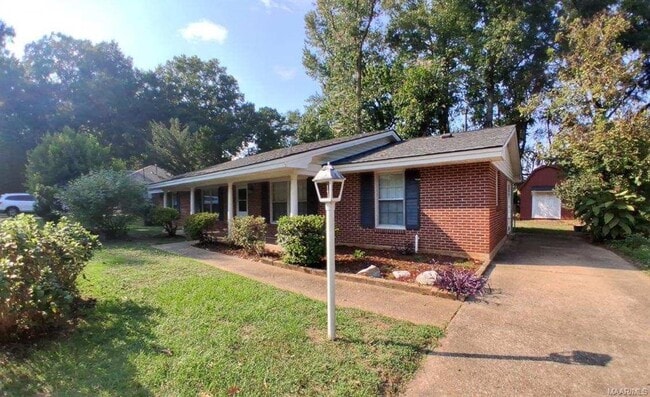 3733 Royal Crest Dr in Montgomery, AL - Building Photo - Building Photo