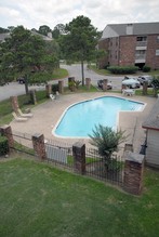 Ponderosa Forest Condo in Dickinson, TX - Building Photo - Building Photo