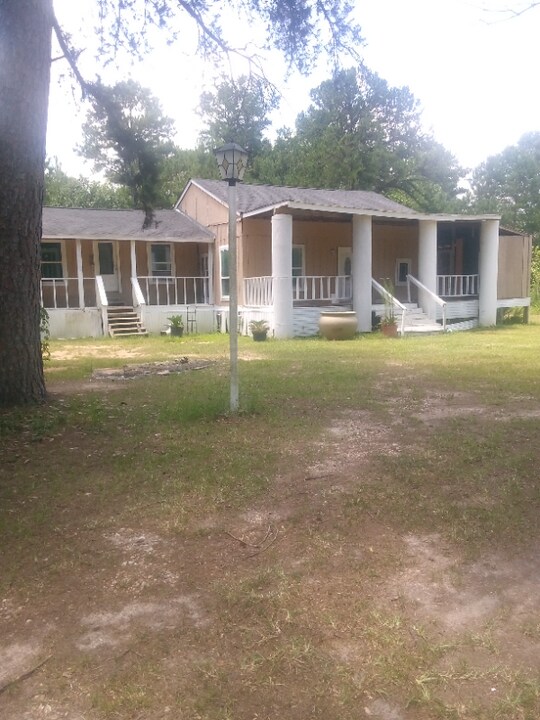 357 Holly Ln in Kentwood, LA - Building Photo
