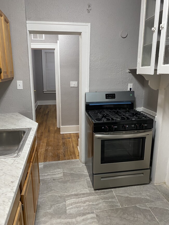 property at 14950 Stoepel St