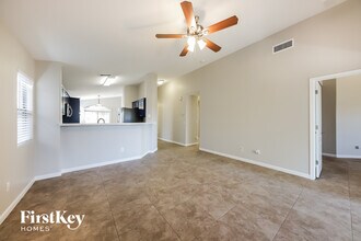 5346 W Jessica Ln in Phoenix, AZ - Building Photo - Building Photo