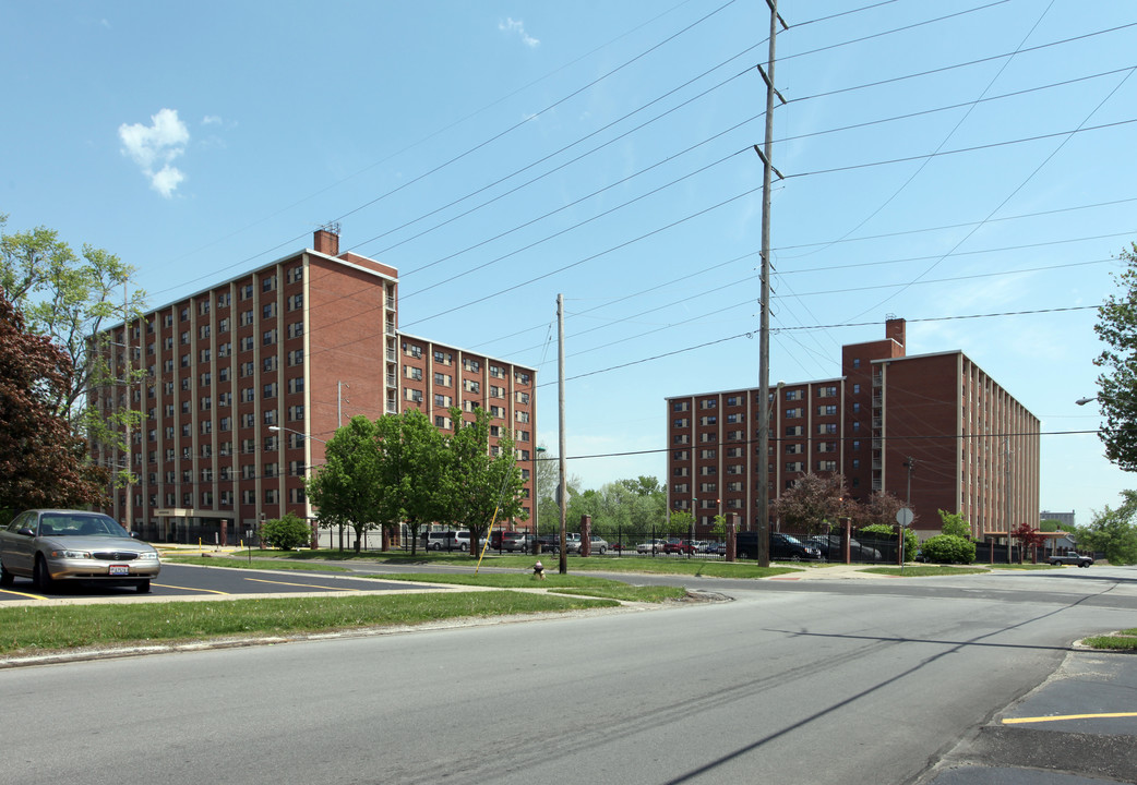 Riverview Apartments in Warren, OH - Building Photo