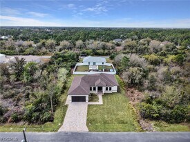 6191 Kambach St in Port Charlotte, FL - Building Photo