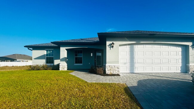 217 NW 15th St in Cape Coral, FL - Building Photo - Building Photo