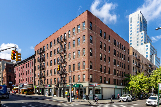 1636-1648 Lexington Ave in New York, NY - Building Photo - Building Photo