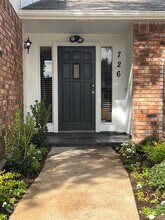 726 Greenhill Ln in Grand Prairie, TX - Building Photo - Building Photo