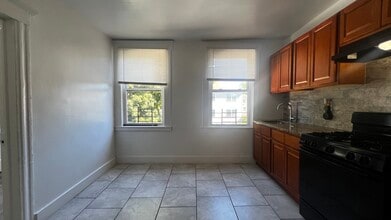 21 Tillinghast St, Unit 2 in Newark, NJ - Building Photo - Building Photo