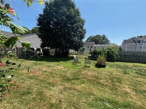 712 Hope St in Bristol, RI - Building Photo - Building Photo