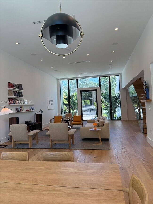 50 NE 49th St in Miami, FL - Building Photo - Building Photo