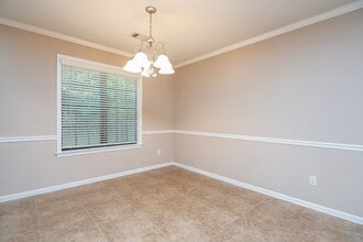 8018 Jills Creek Dr in Bartlett, TN - Foto de edificio - Building Photo