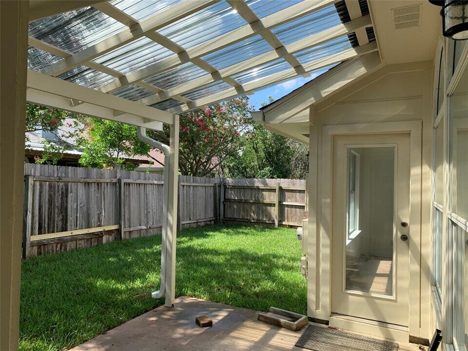 16909 Isle of Man Rd in Pflugerville, TX - Building Photo