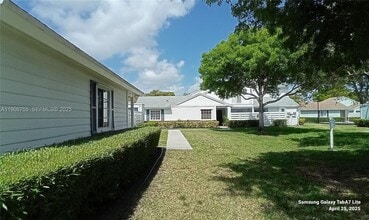 13764 SW 149th Cir Ln in Miami, FL - Building Photo - Building Photo