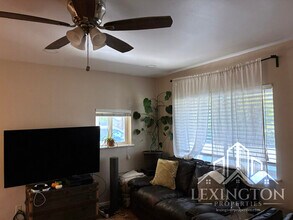 3340 Marshall Ave in Carmichael, CA - Building Photo - Building Photo