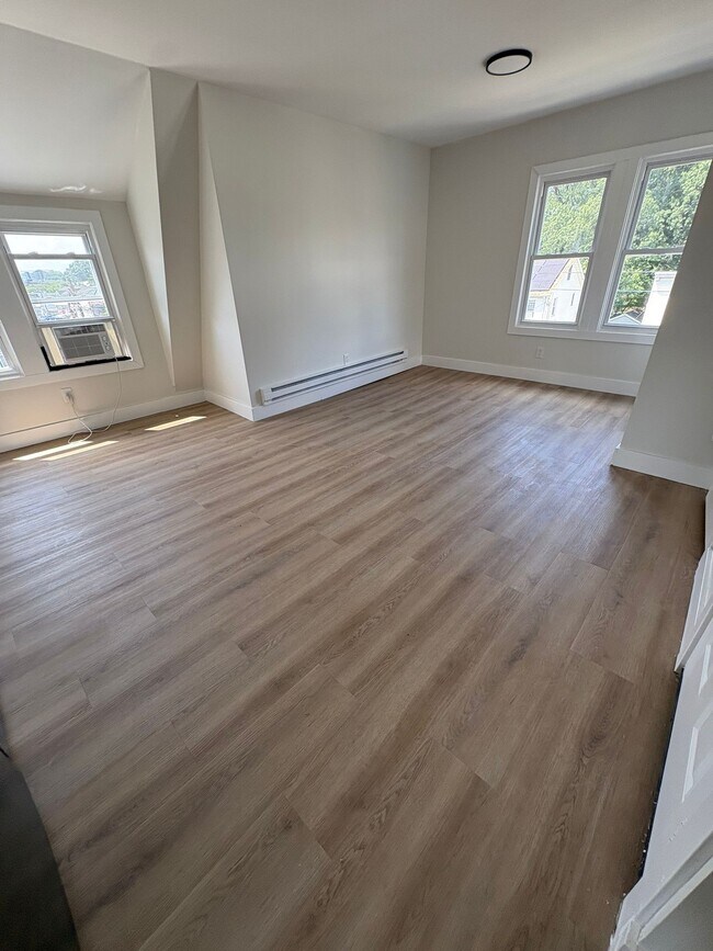49 Rosehill Pl, Unit 2 in Irvington, NJ - Building Photo - Building Photo