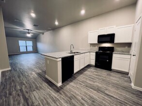 2102 N Avenue K in Lubbock, TX - Building Photo - Building Photo