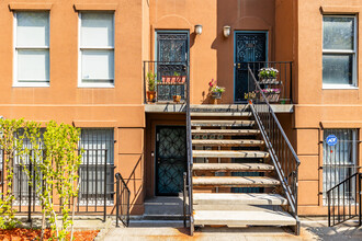 151 Gates Ave in Brooklyn, NY - Building Photo - Building Photo