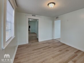 2184 W 45th St, Unit 1102 in Jacksonville, FL - Building Photo - Building Photo