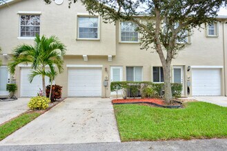 2116 SE Eatonville Dr in Port St. Lucie, FL - Building Photo - Building Photo