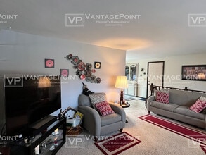 2333 Canter Ln in Ashwaubenon, WI - Building Photo - Building Photo