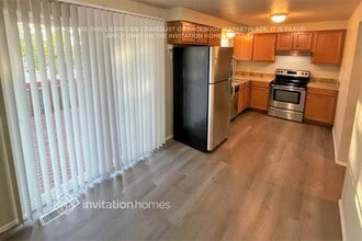 2643 SW 351st Pl in Federal Way, WA - Foto de edificio - Building Photo